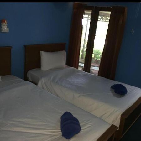 The Lazy Bar And Guesthouse Krabi town Extérieur photo