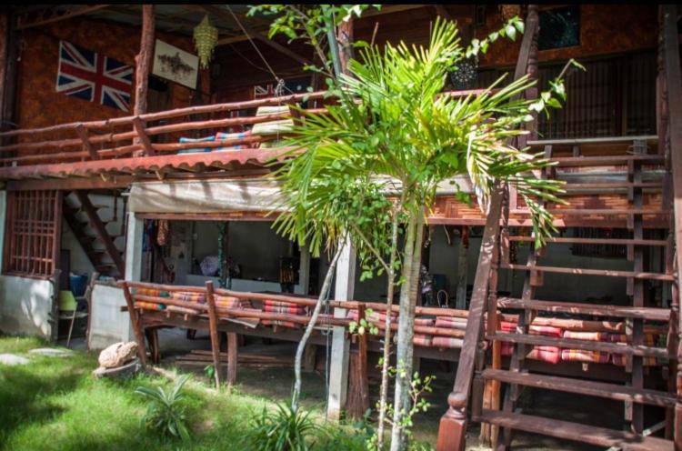 The Lazy Bar And Guesthouse Krabi town Extérieur photo