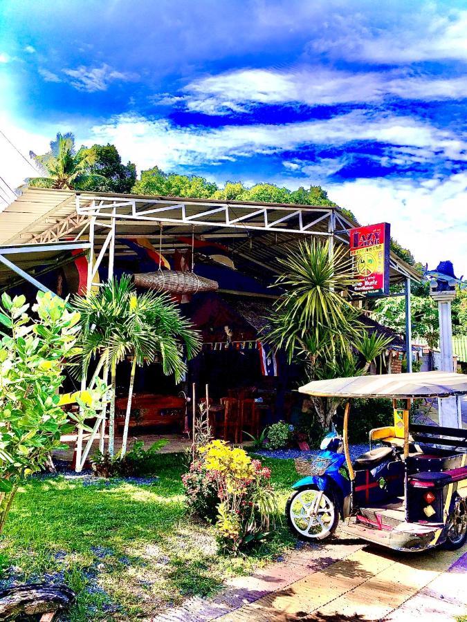 The Lazy Bar And Guesthouse Krabi town Extérieur photo