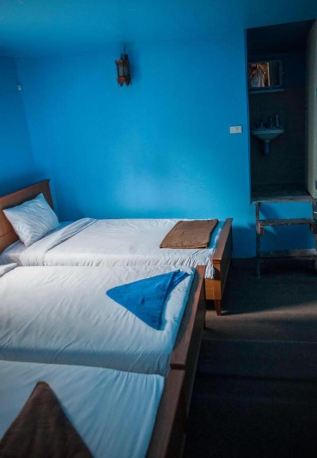 The Lazy Bar And Guesthouse Krabi town Extérieur photo
