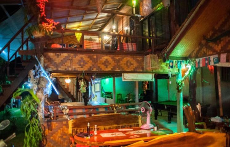 The Lazy Bar And Guesthouse Krabi town Extérieur photo